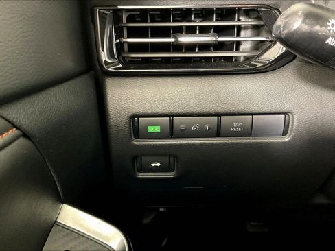 Certified 2023 Nissan Sentra SR w/ SR Premium Package image 16