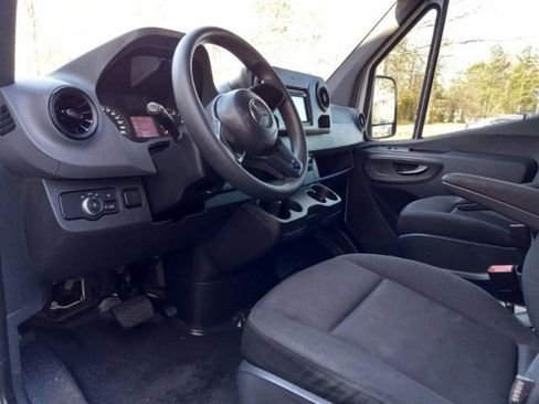 Used 2019 Mercedes-Benz Sprinter 170 Cargo image 15