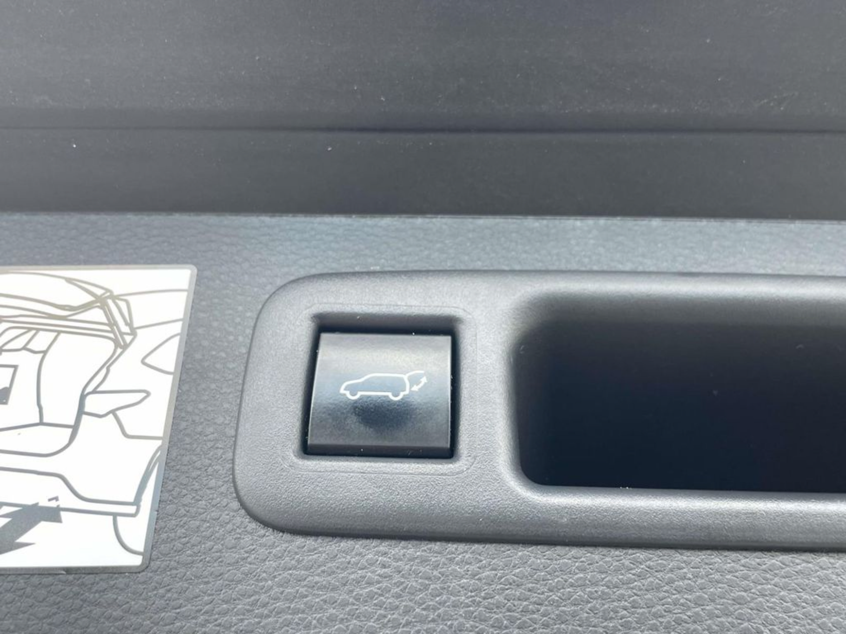 Used 2024 Toyota Highlander XSE FWD image 30