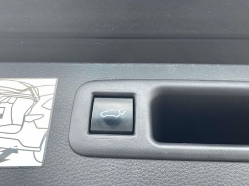 Used 2024 Toyota Highlander XSE FWD image 30