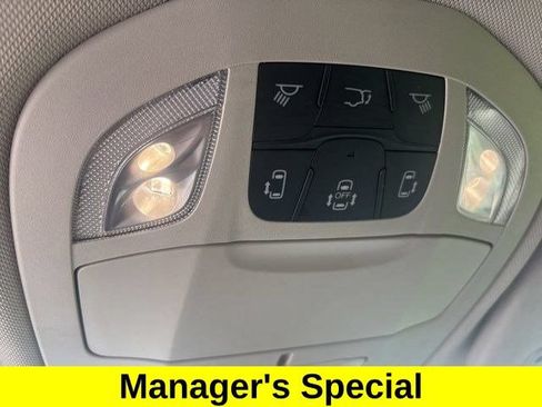Used 2023 Chrysler Pacifica Touring-L FWD image 28