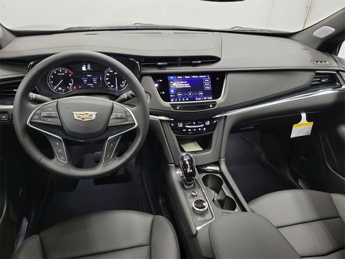New 2025 Cadillac XT5 Premium Luxury w/ LPO, Floor Liner Package image 24