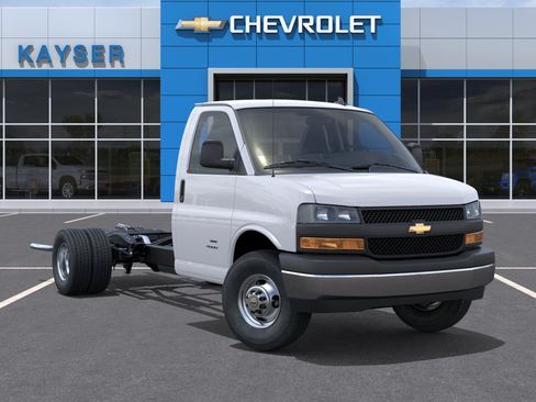 New 2026 Chevrolet Express 3500 w/ Power Convenience Package RWD image 22