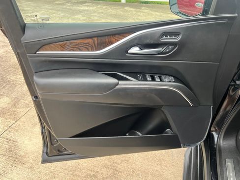 Used 2021 Cadillac Escalade Sport Platinum RWD image 21