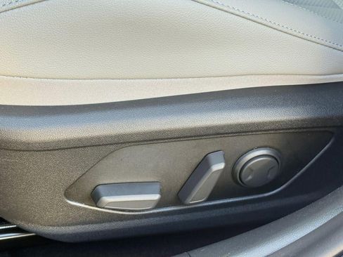 New 2026 Hyundai Elantra Limited FWD image 46