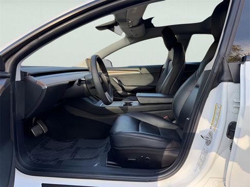 Used 2021 Tesla Model 3 Long Range image 15
