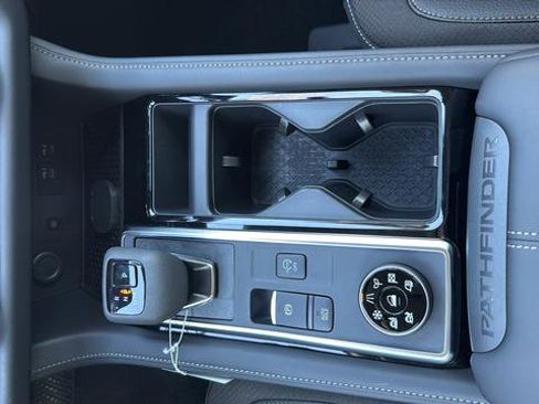New 2026 Nissan Pathfinder SL AWD/4WD image 8