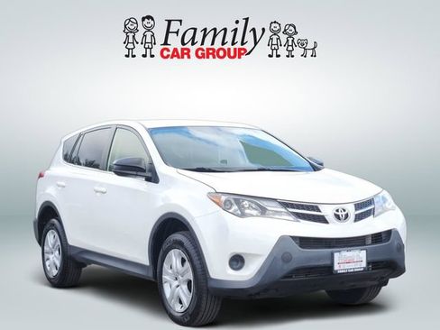 Used 2015 Toyota RAV4 LE FWD image 2