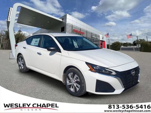 Used 2025 Nissan Altima 2.5 S FWD image 1