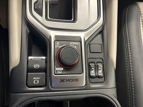 Used 2022 Subaru Forester Premium AWD/4WD image 29
