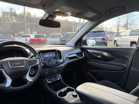 Used 2022 GMC Terrain SLE w/ Driver Convenience Package image 14