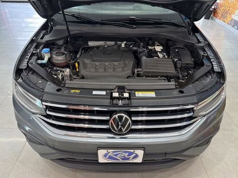 Used 2024 Volkswagen Tiguan SE image 56