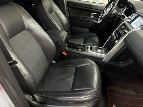 Used 2016 Land Rover Discovery Sport SE image 15