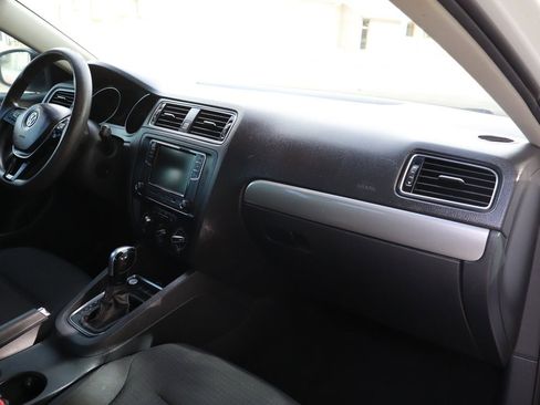Used 2015 Volkswagen Jetta SE image 17