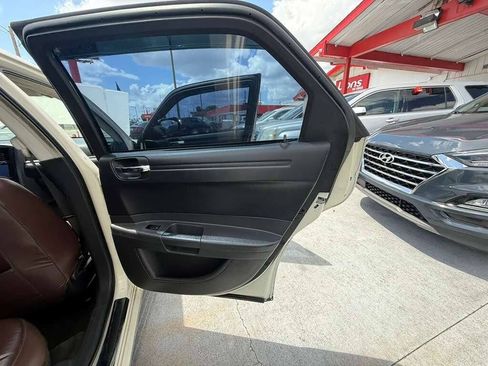 Used 2008 Chrysler 300 LX RWD image 12
