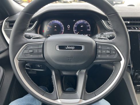 New 2025 Jeep Grand Cherokee Altitude image 20