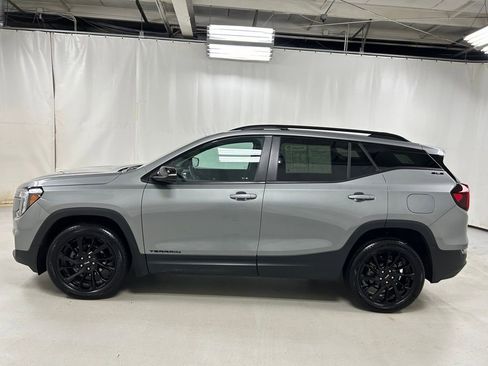 Used 2023 GMC Terrain SLE w/ Elevation Edition AWD/4WD image 8