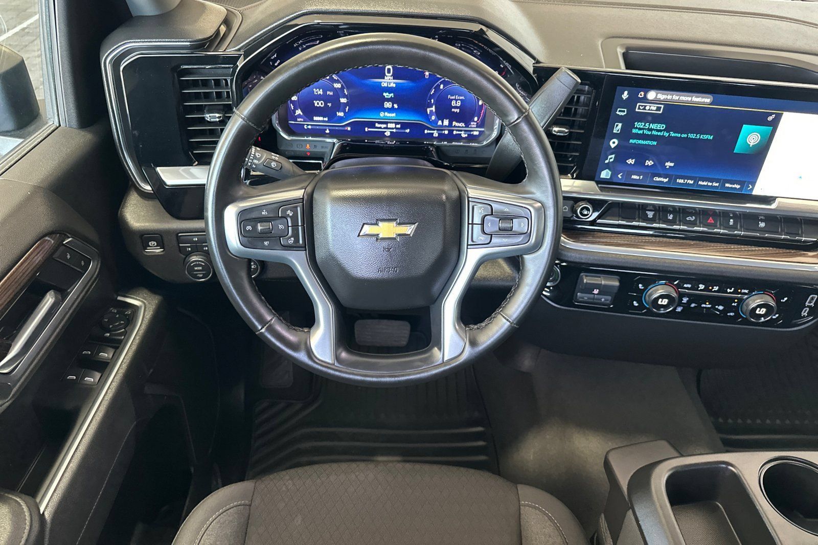 Used 2025 Chevrolet Silverado 2500 LT w/ Convenience Package AWD/4WD image 14