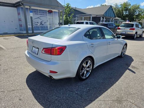 Used 2010 Lexus IS 250 w/ Preferred Accessory Package RWD image 4