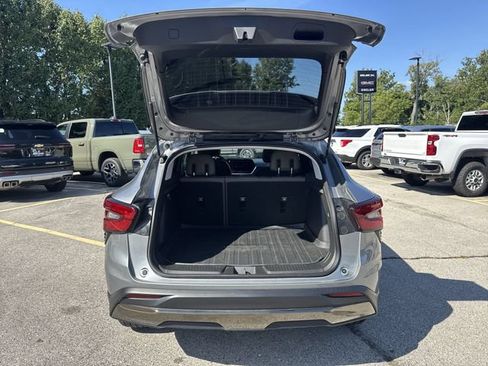 Used 2024 Chevrolet Trax ACTIV w/ Sunroof Package FWD image 25