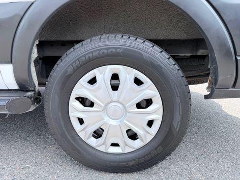 Used 2016 Ford Transit 250 130 Low Roof w/ Exterior Upgrade Package RWD image 32