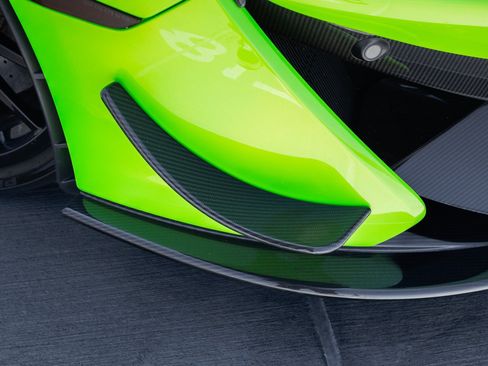 Used 2020 McLaren 620R RWD image 25