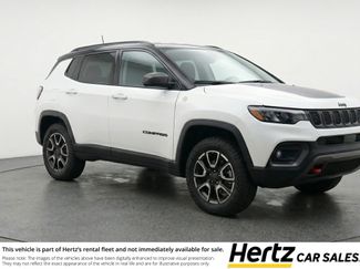 Used 2025 Jeep Compass Trailhawk AWD/4WD video 1