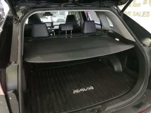 Used 2019 Toyota RAV4 XLE Premium w/ All Weather Liner Package image 21