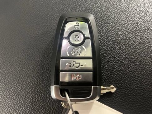 Certified 2022 Ford F150 Lariat w/ Equipment Group 502A High AWD/4WD image 27