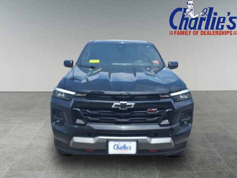Used 2023 Chevrolet Colorado Z71 w/ Z71 Convenience Package 2 AWD/4WD image 2