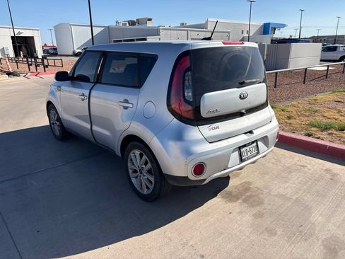 Used 2018 Kia Soul + FWD image 13