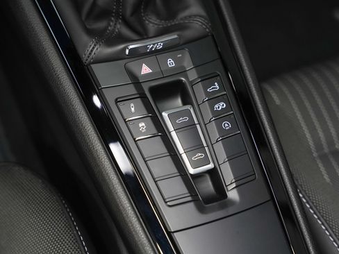 Used 2022 Porsche 718 Boxster RWD image 42