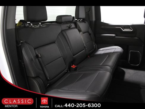 Used 2025 GMC Sierra 1500 SLT image 18