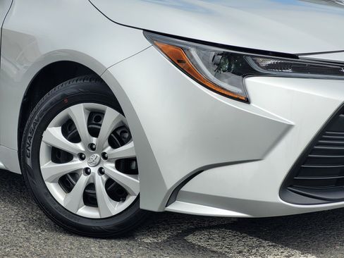 Certified 2025 Toyota Corolla LE w/ Convenience Package FWD image 4