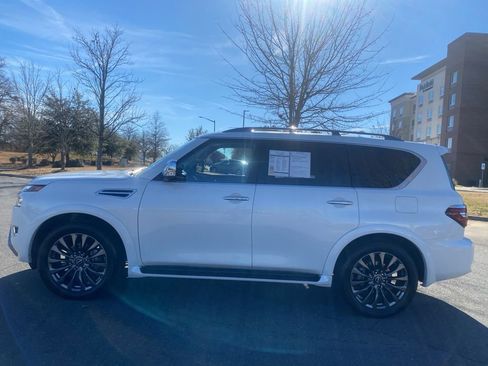 Used 2024 Nissan Armada Platinum w/ Captain's Chairs Package image 4