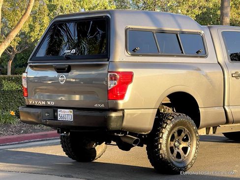 Used 2017 Nissan Titan S image 11