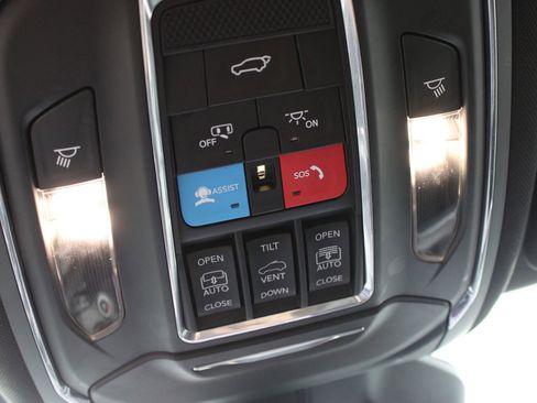 Used 2024 Jeep Grand Cherokee L Limited w/ Luxury Tech Group II AWD/4WD image 22