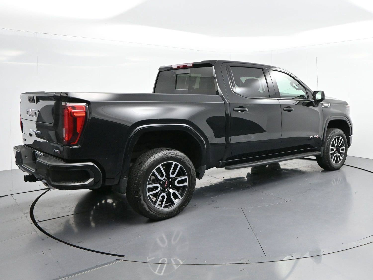 Used 2026 GMC Sierra 1500 AT4 w/ AT4 Premium Package AWD/4WD image 7