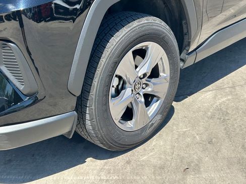Certified 2025 Toyota RAV4 XLE FWD image 9