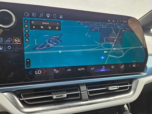 Used 2025 Chevrolet Equinox EV LT image 11