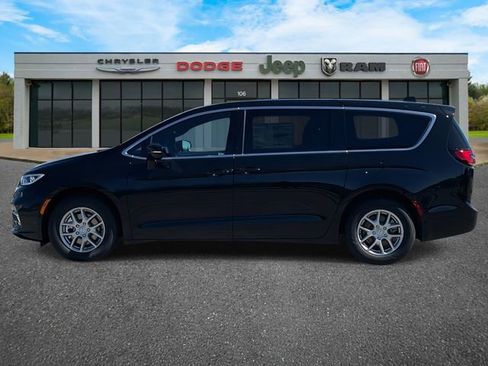 New 2026 Chrysler Pacifica Select image 30