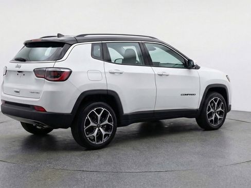 Used 2025 Jeep Compass Limited AWD/4WD image 9
