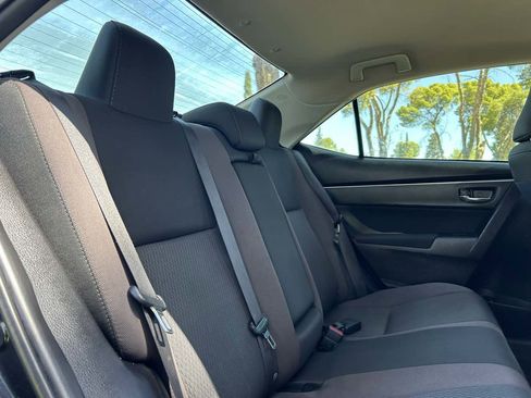 Used 2018 Toyota Corolla LE image 27