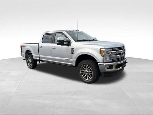 Used 2018 Ford F250 Lariat w/ Lariat Ultimate Package AWD/4WD image 13