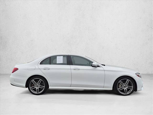 Used 2018 Mercedes-Benz E 400 4MATIC Sedan image 4