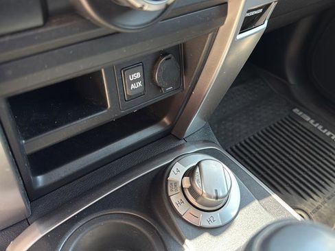 Used 2018 Toyota 4Runner SR5 AWD/4WD image 26