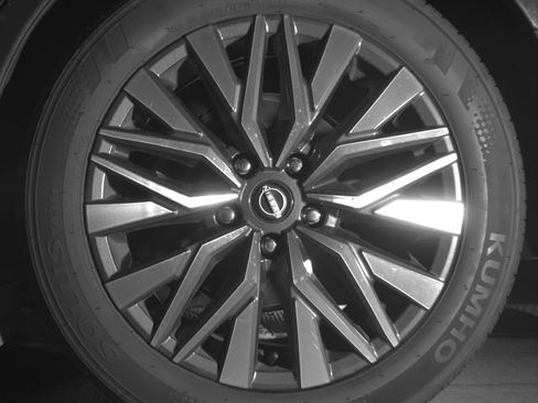 Used 2025 Nissan Altima 2.5 SV image 14