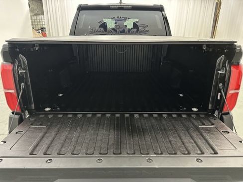 Used 2024 Toyota Tacoma SR AWD/4WD image 21