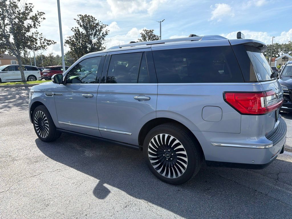 Used 2020 Lincoln Navigator Black Label w/ Cargo Convenience Package AWD/4WD image 4