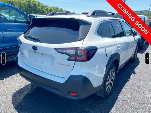 Used 2023 Subaru Outback Premium AWD/4WD image 3